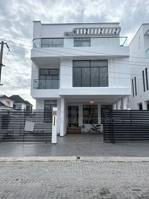 5bdrm Duplex in Chevron for sale