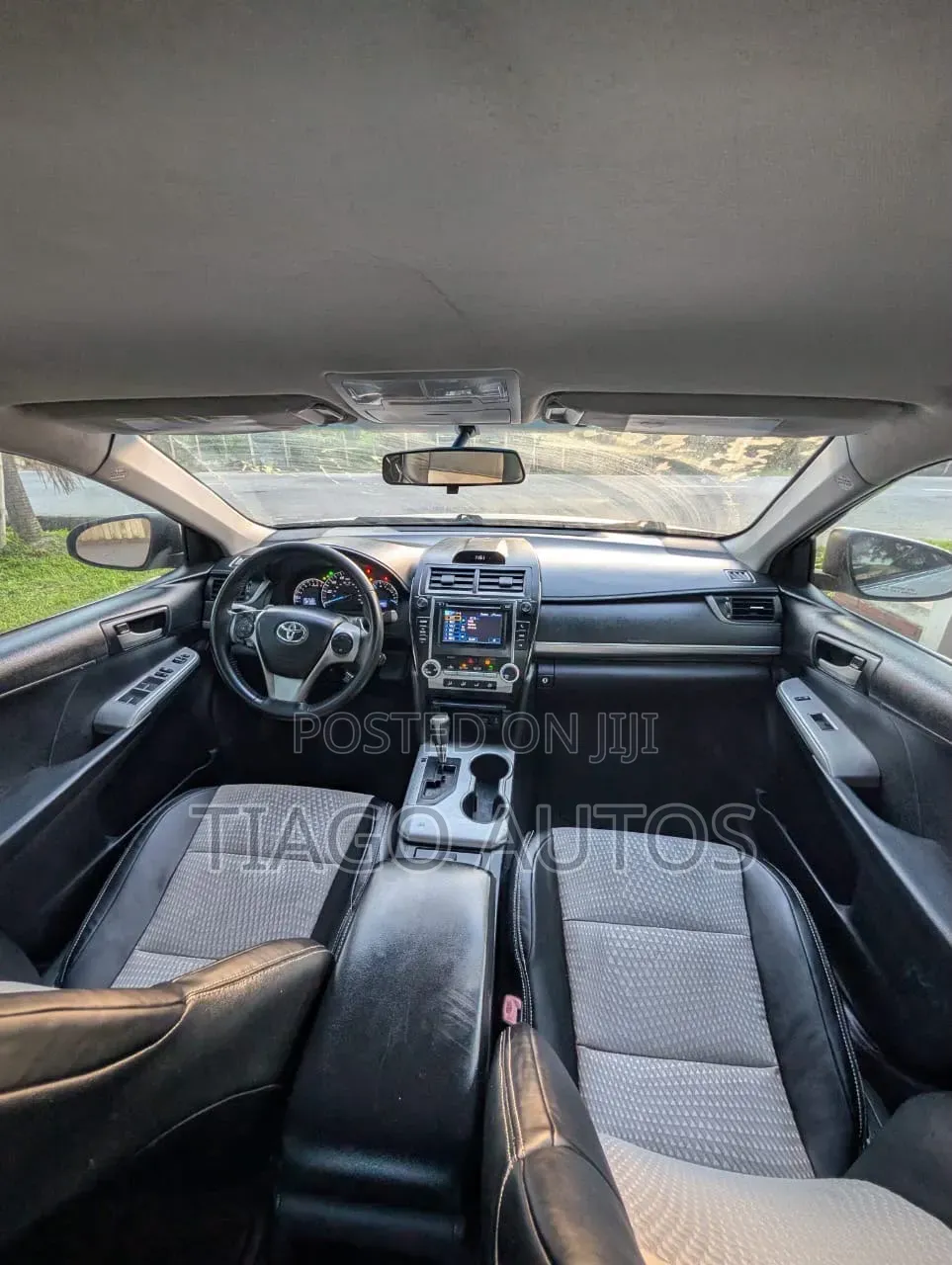 Toyota Camry SE 4dr Sedan (2.5L 4cyl 6A) 2012 Silver