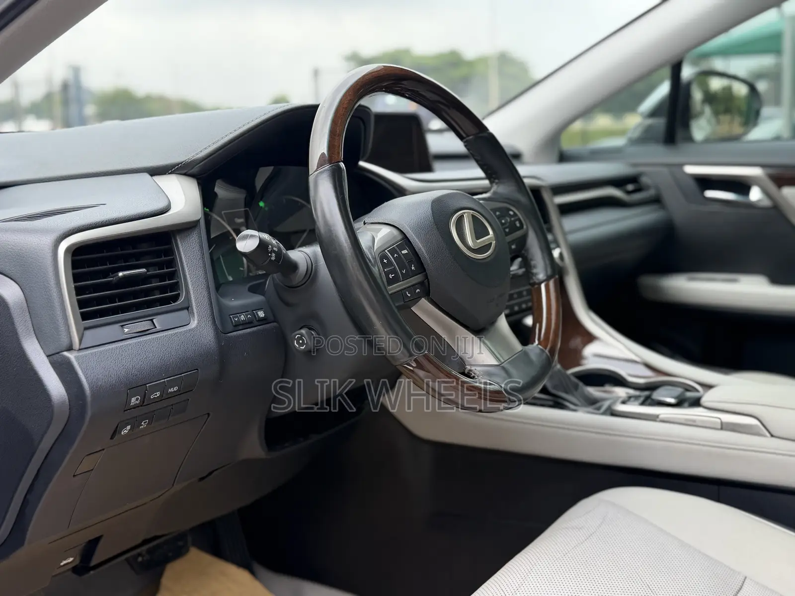 Lexus RX 350 FWD 2017 Silver