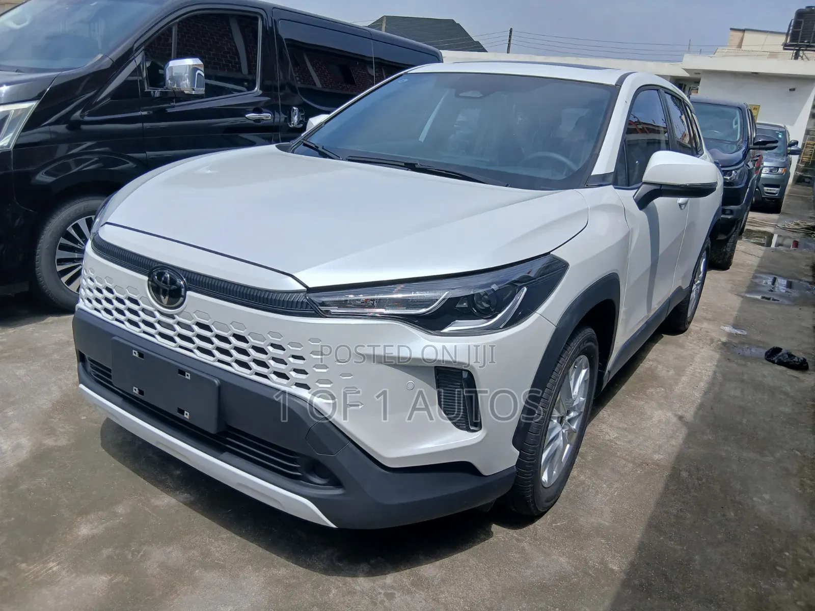 New Toyota Corolla Cross XLE 2026 White