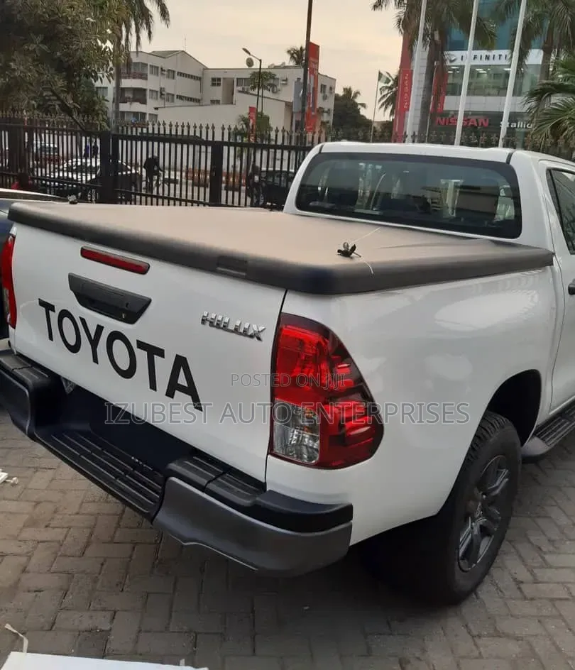 Boot Cover Shock Toyota Hilux