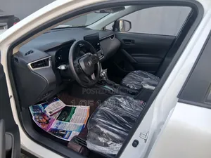 Toyota Corolla Cross XLE 4WD 2024 White