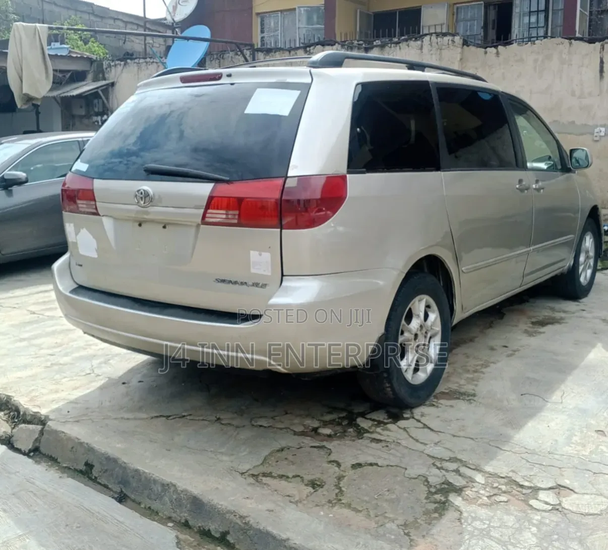 Toyota Sienna 2005 Gold