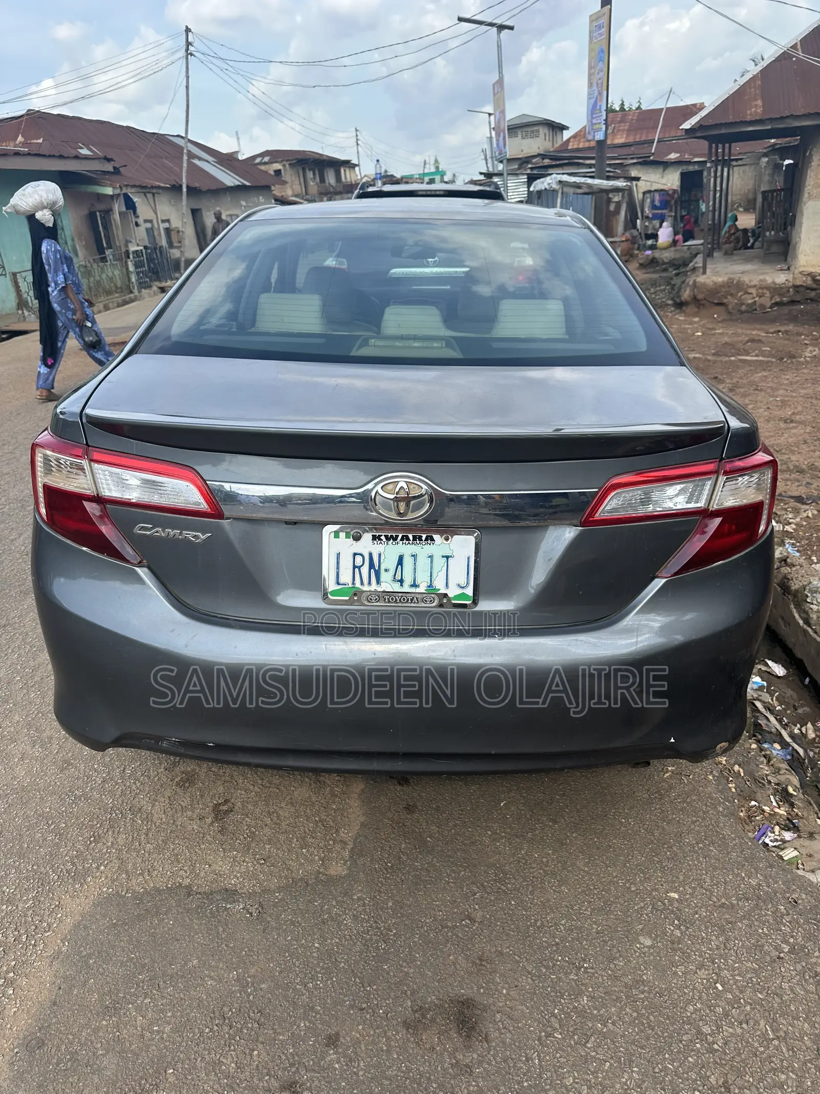 Toyota Camry XLE 4dr Sedan (2.5L 4cyl 6A) 2013 Gray