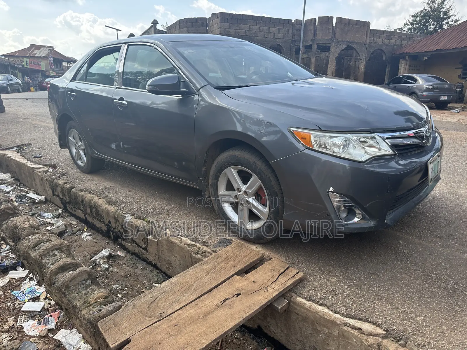 Toyota Camry XLE 4dr Sedan (2.5L 4cyl 6A) 2013 Gray