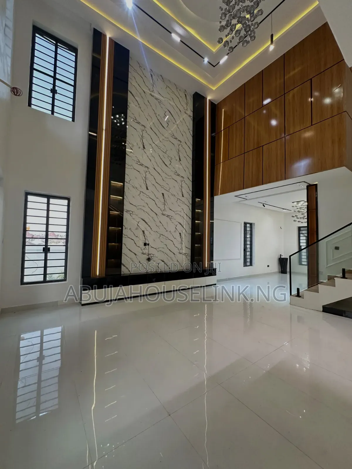 6bdrm Duplex in Sunnyvale Estate, Dakwo District for sale
