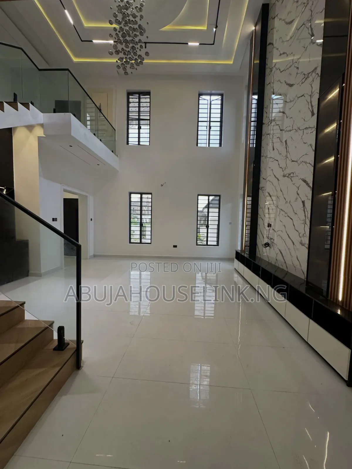 6bdrm Duplex in Sunnyvale Estate, Dakwo District for sale