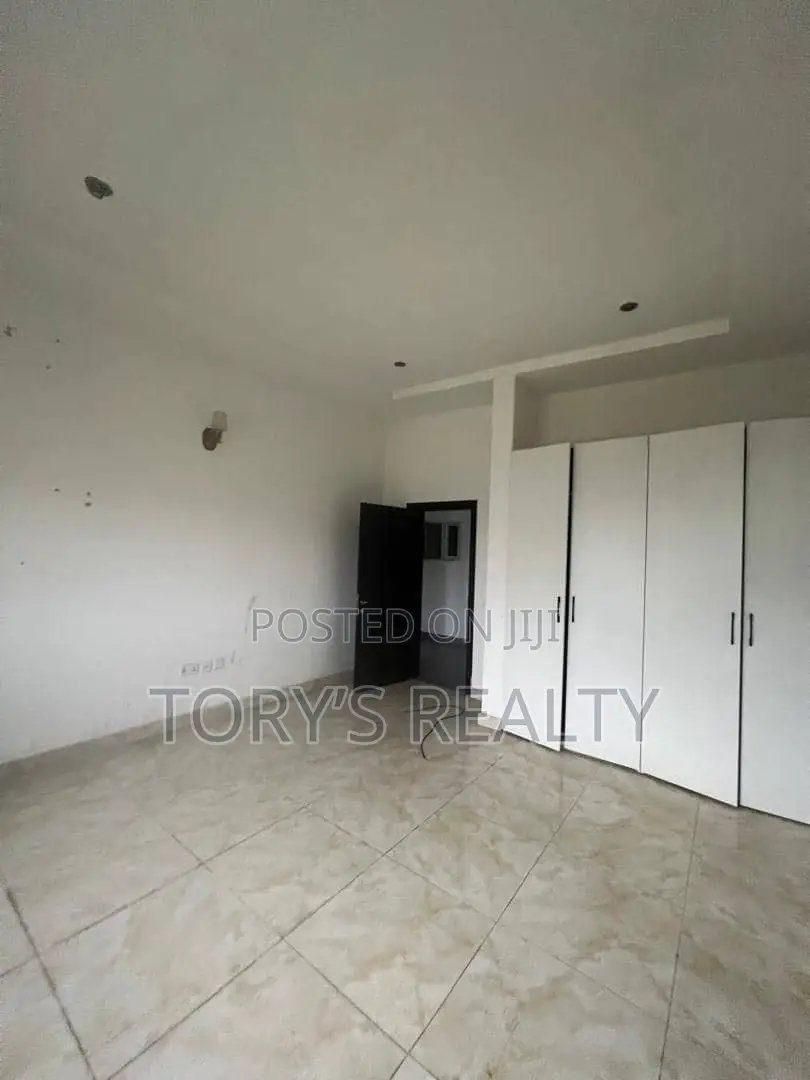 4bdrm Duplex in Lekki Phase 2 for rent