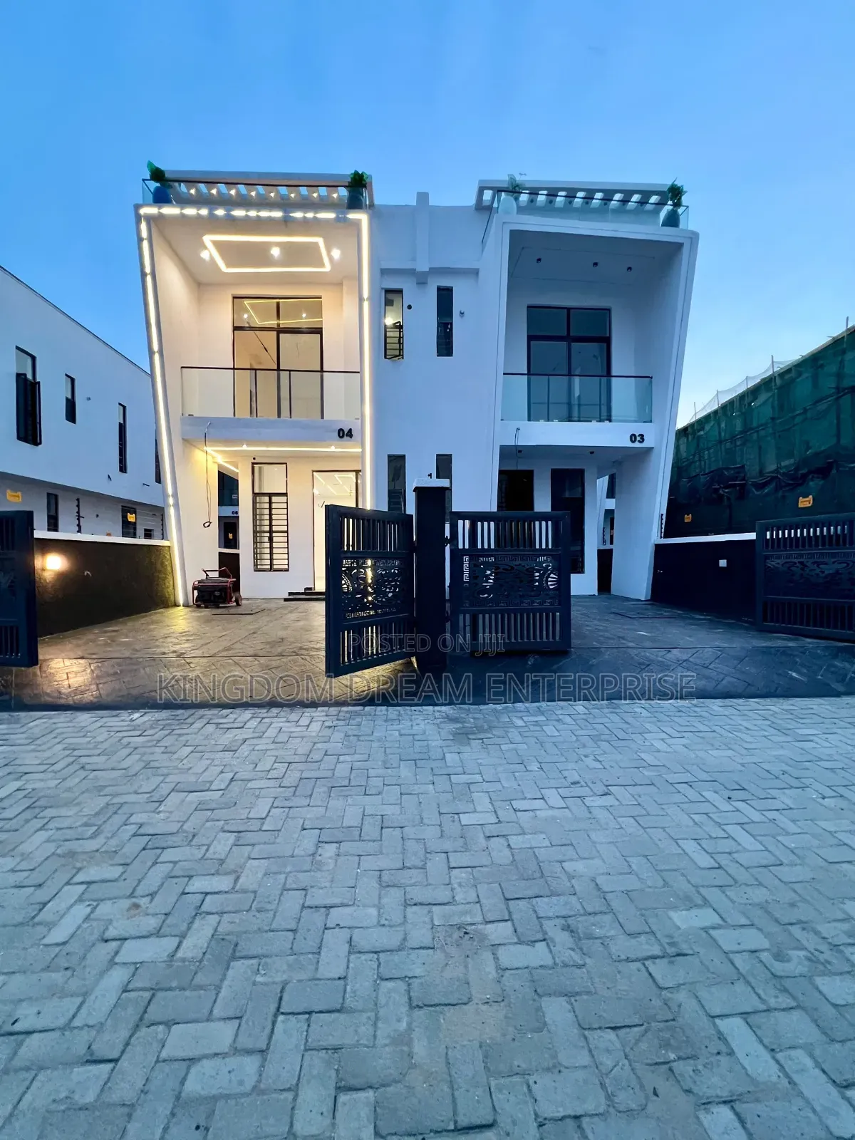 4bdrm Duplex in Ikota Lekki Lagos for sale