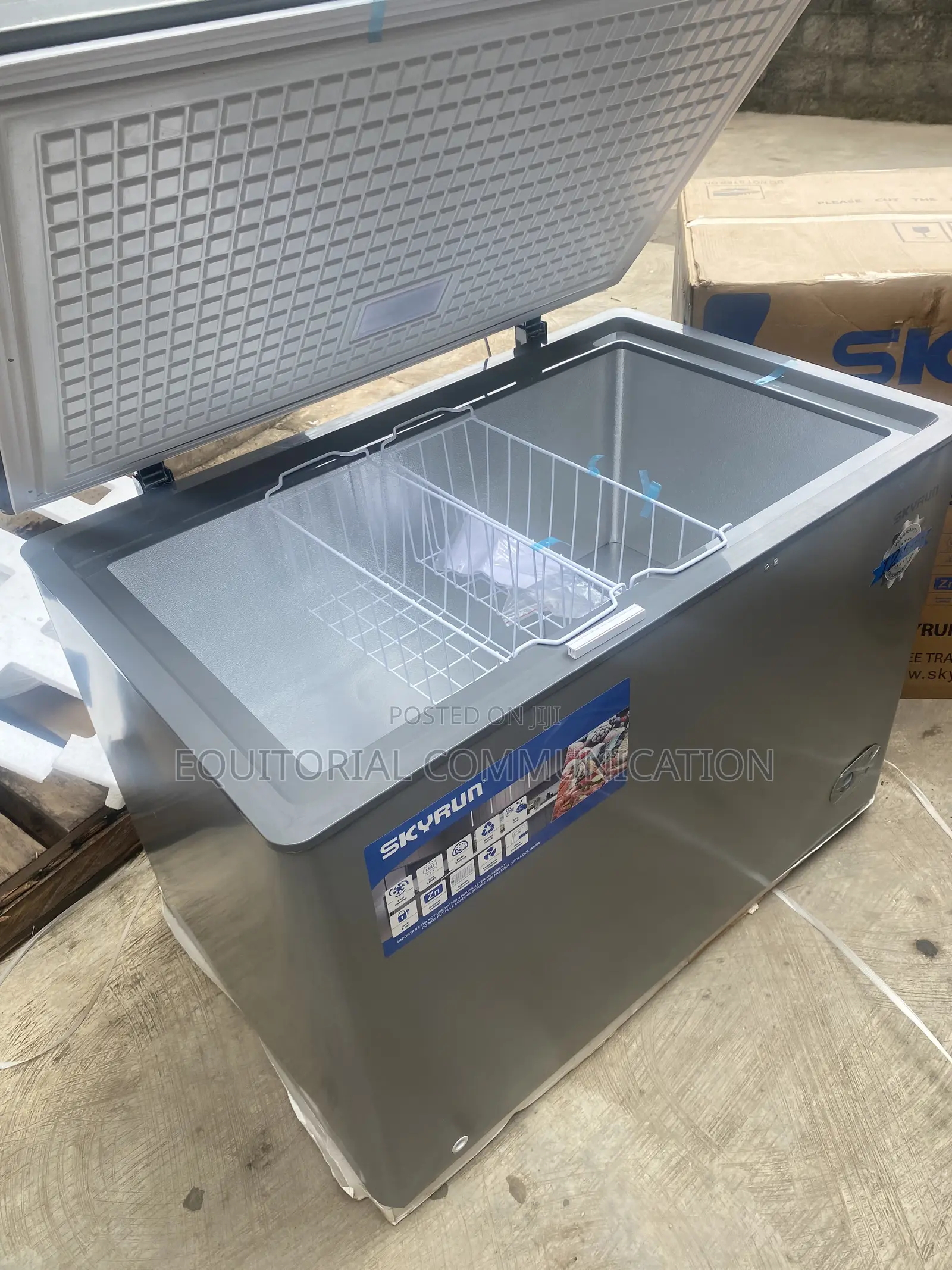 BD-300HNW 300L Skyrun Chest Freezer With LED Interior Lighting
