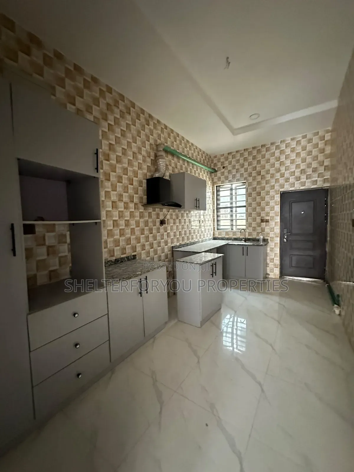 4bdrm Duplex in Ikota for rent