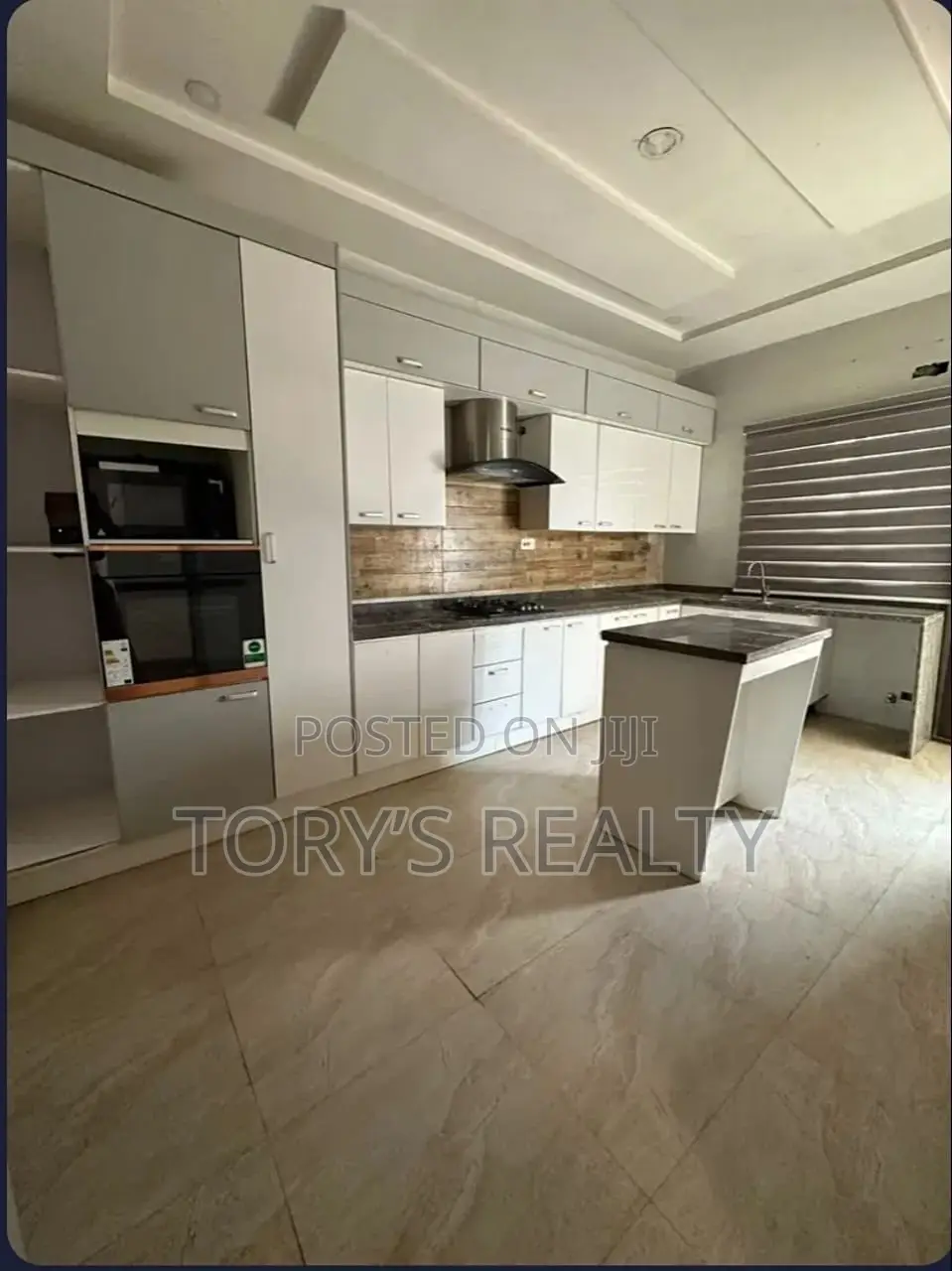 4bdrm Duplex in Lekki Phase 1 for rent