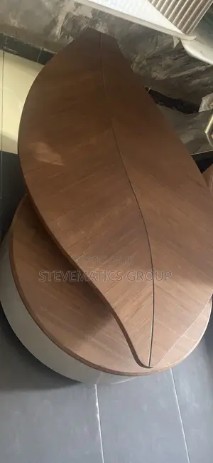 Leaf Like Center Table