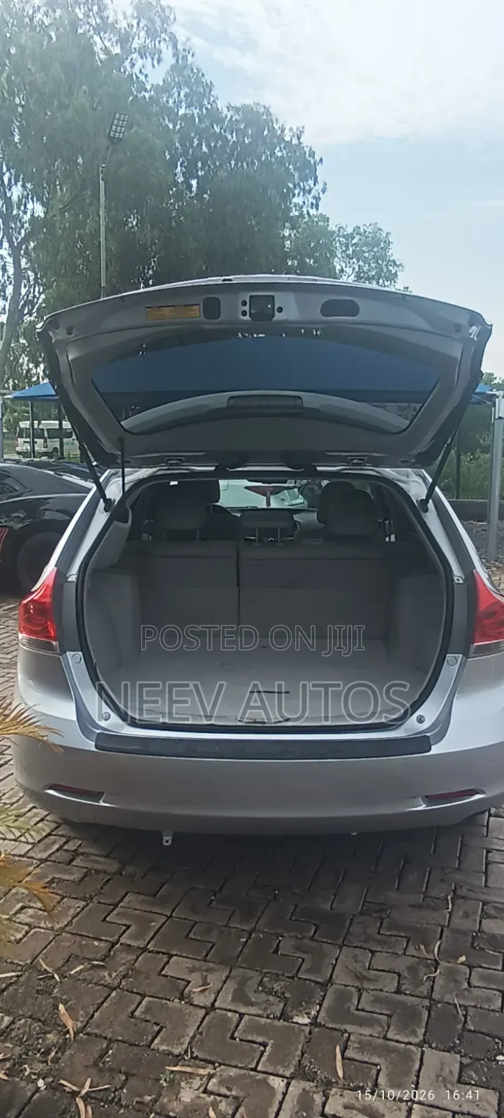Toyota Venza AWD 2010 Silver