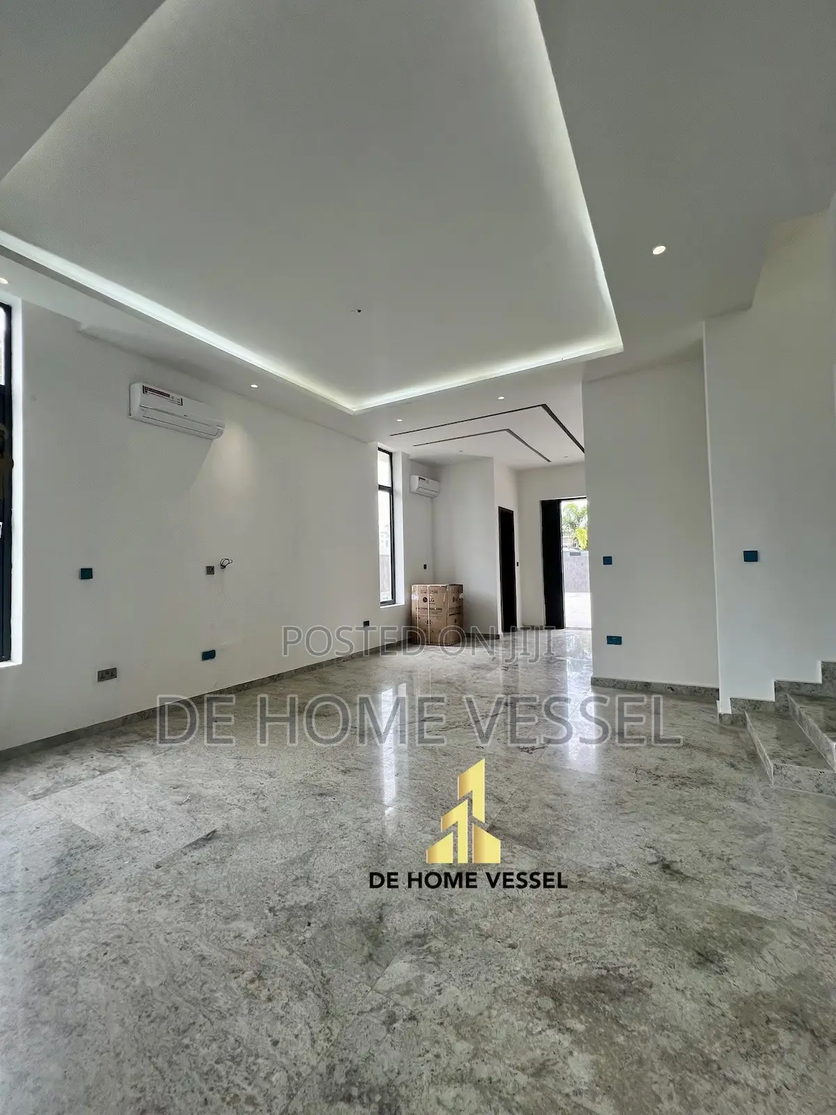 5bdrm Duplex in Banana Island for sale