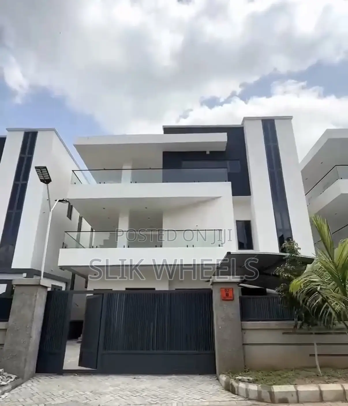 7bdrm Duplex in Katampe Extension for sale