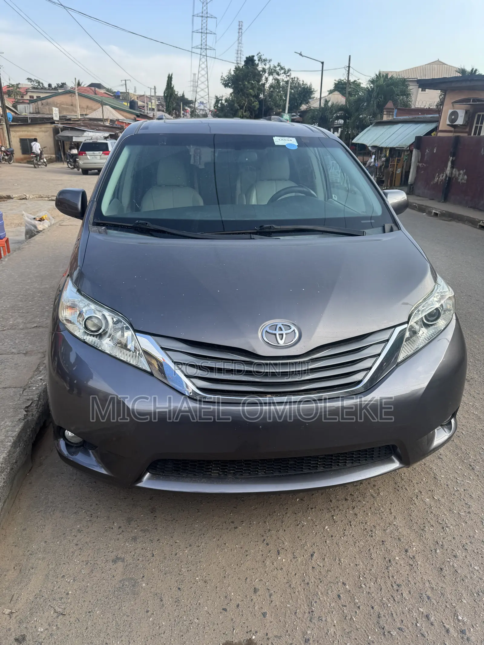 Toyota Sienna XLE 7 Passenger 2012 Gray