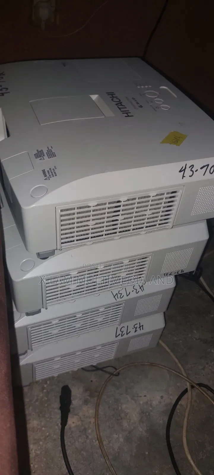 Hitachi Projector