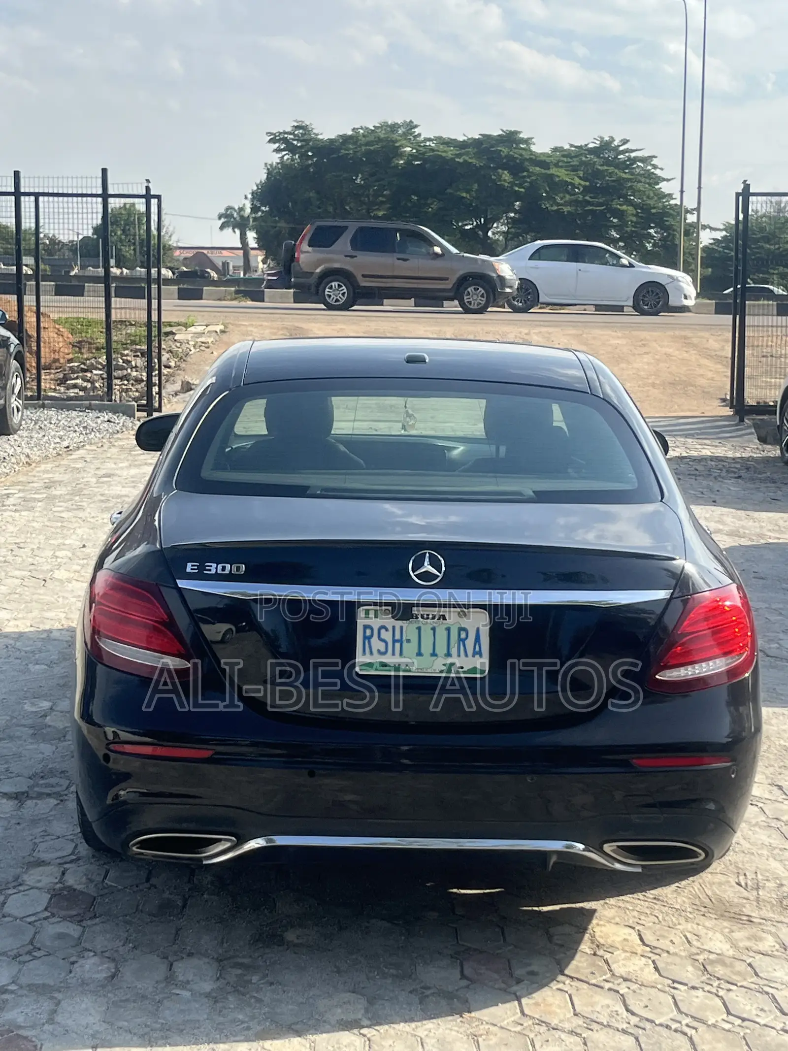 Mercedes-Benz E300 2016 Black
