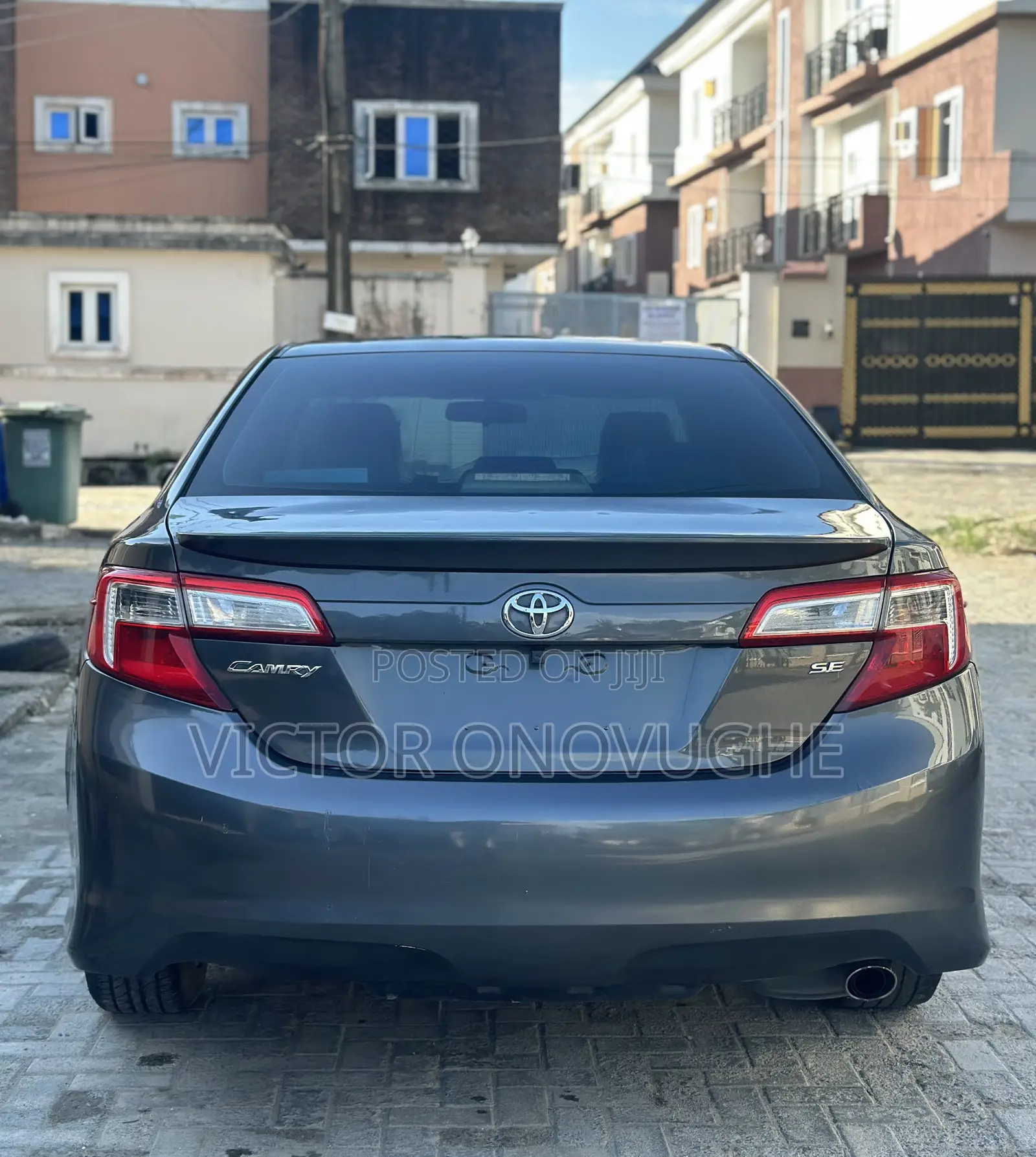 Toyota Camry SE 4dr Sedan (2.5L 4cyl 6A) 2013 Gray
