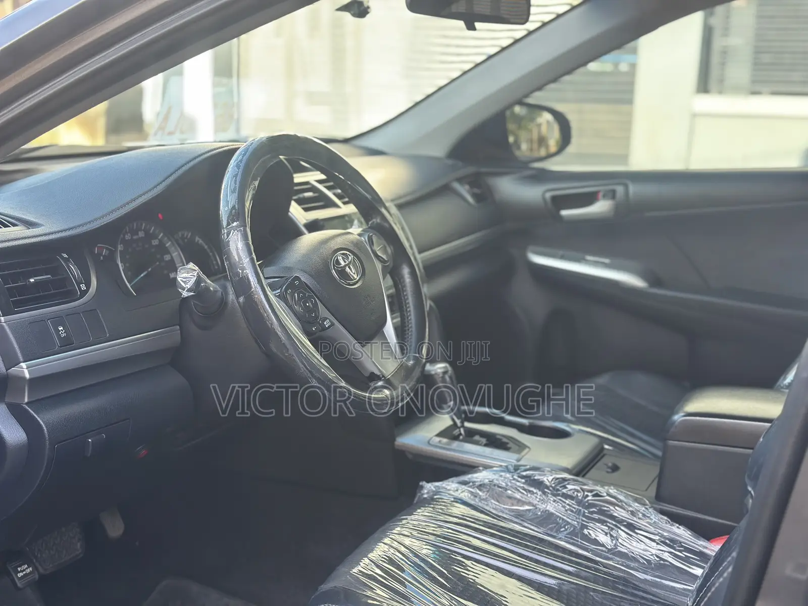 Toyota Camry SE 4dr Sedan (2.5L 4cyl 6A) 2013 Gray