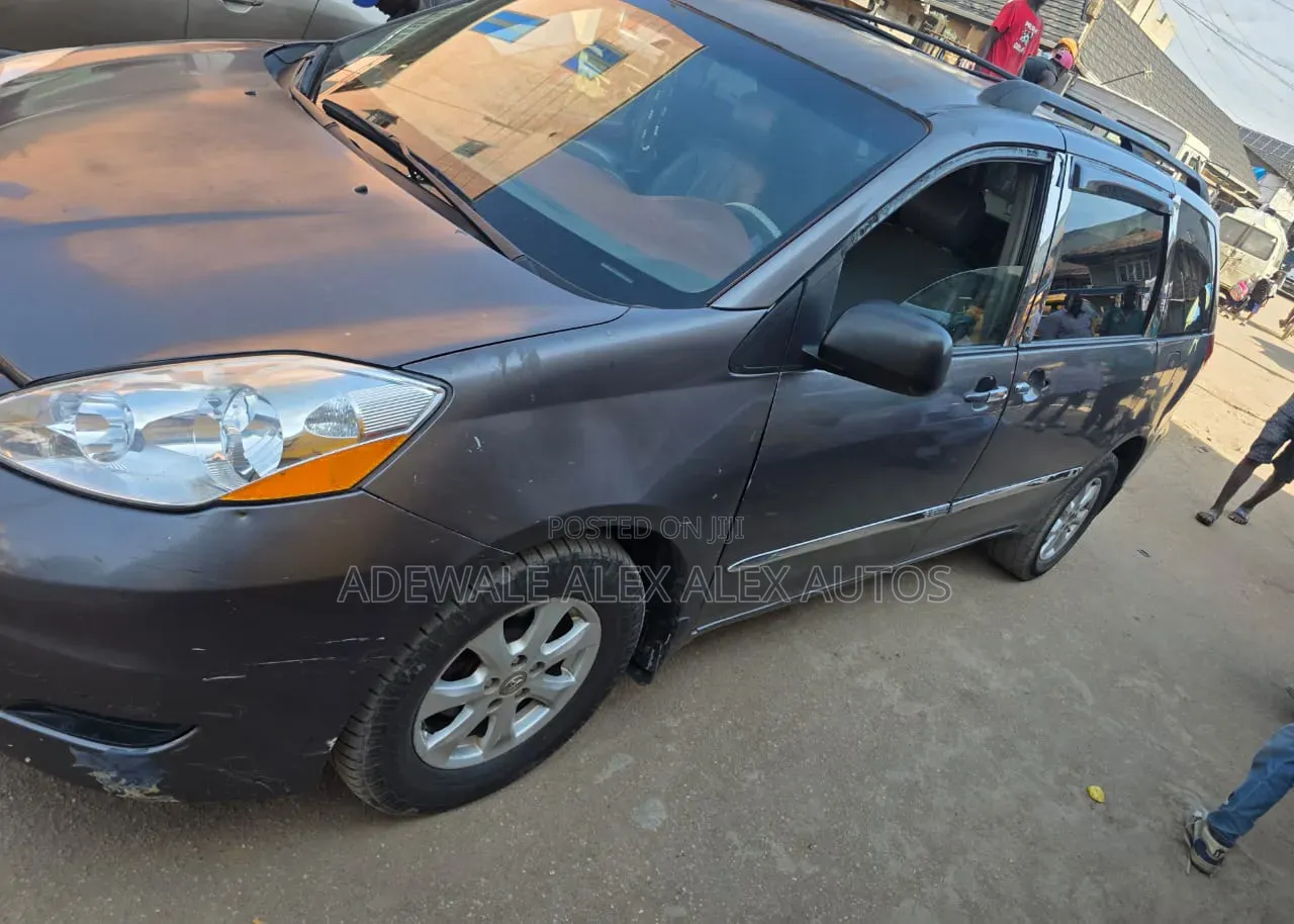 Toyota Sienna 2008 Gray