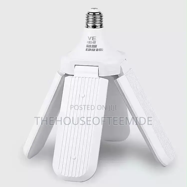 A Ceiling Four Led Blade Bulb