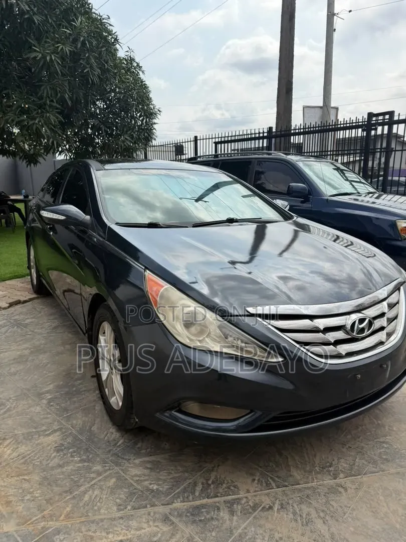 Hyundai Sonata Limited Sedan FWD (2.4L 4cyl 6A) 2013 Gray