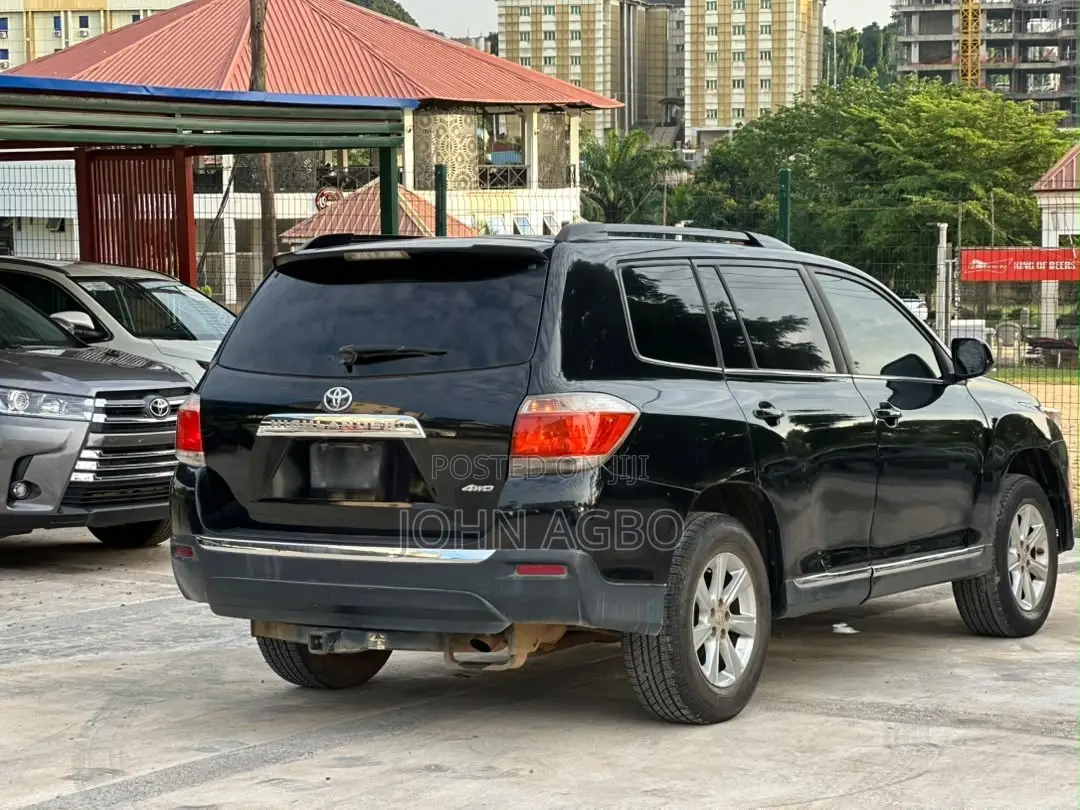 Toyota Highlander Limited 3.5l 4WD 2013 Black