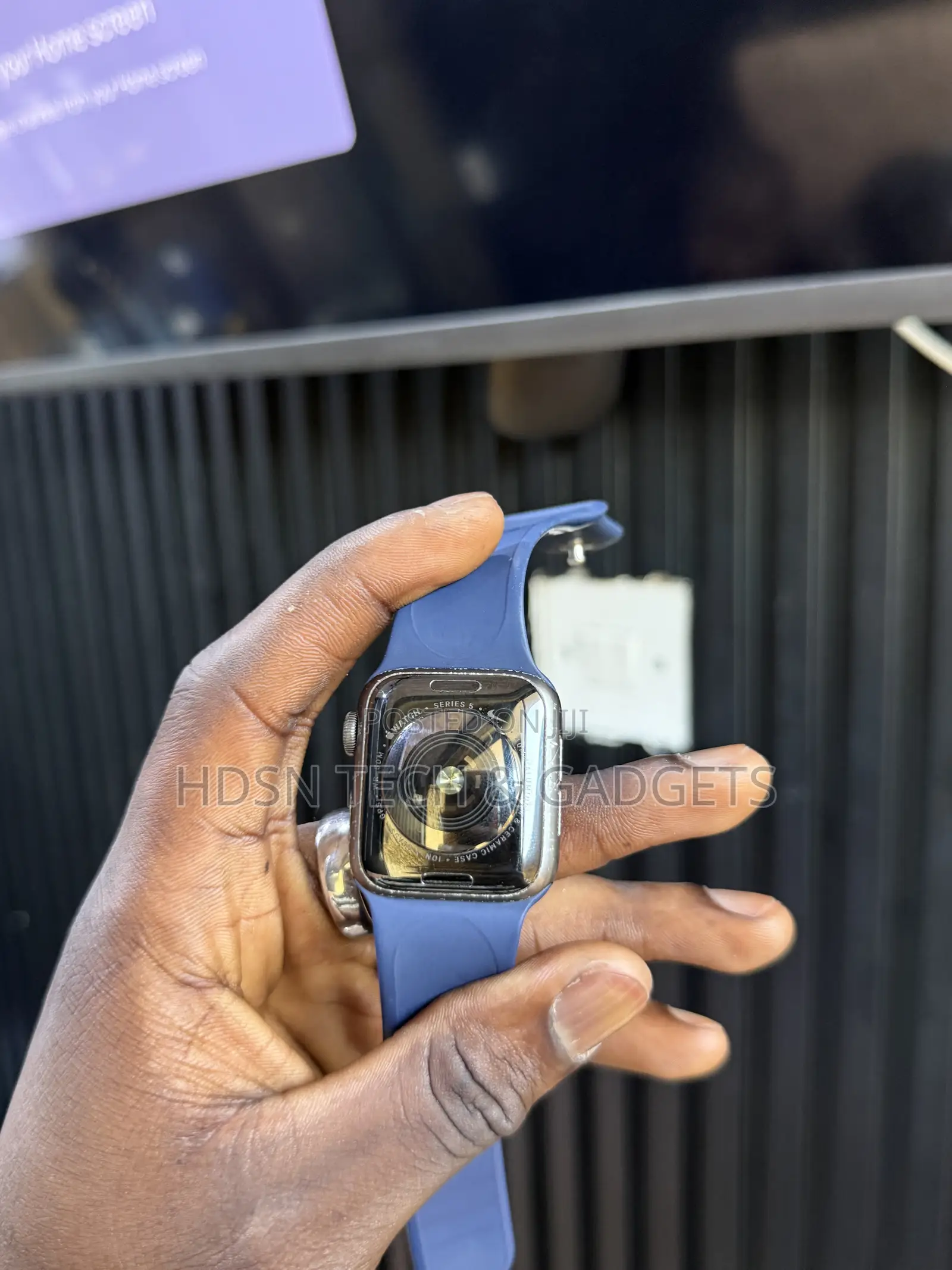 Used Apple Watch Series 5 GPS Only (40mm)