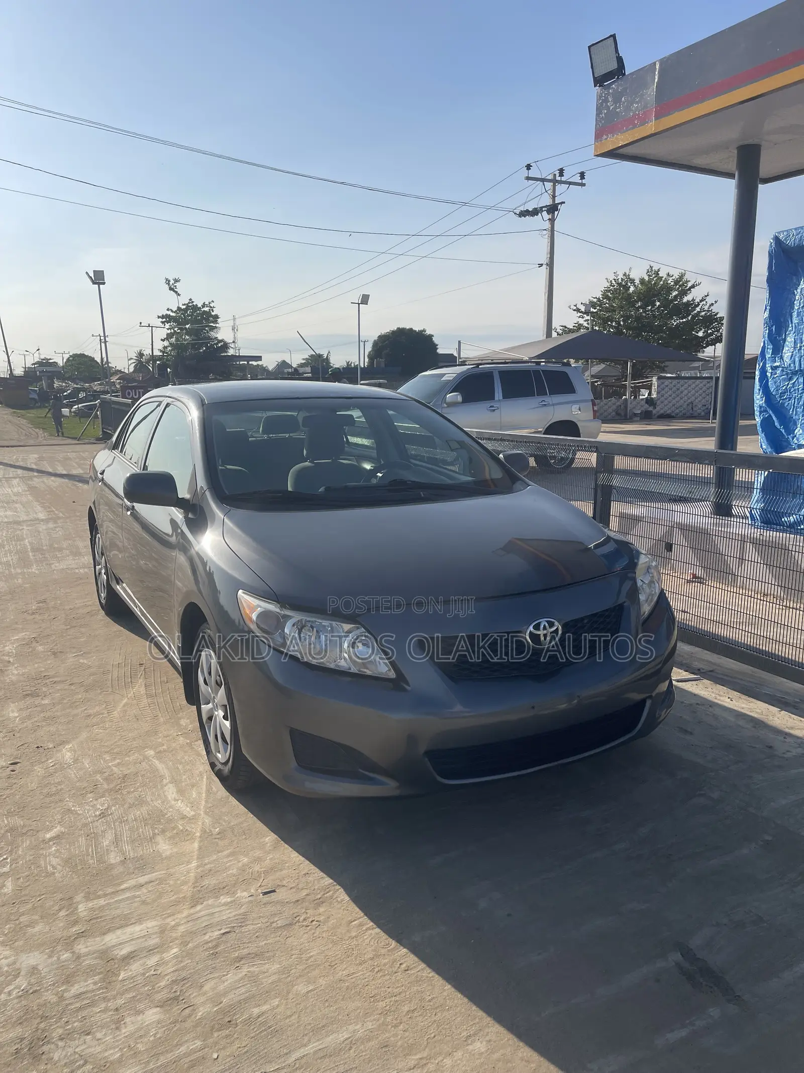 Toyota Corolla LE 4dr Sedan (1.8L 4cyl 4A) 2010