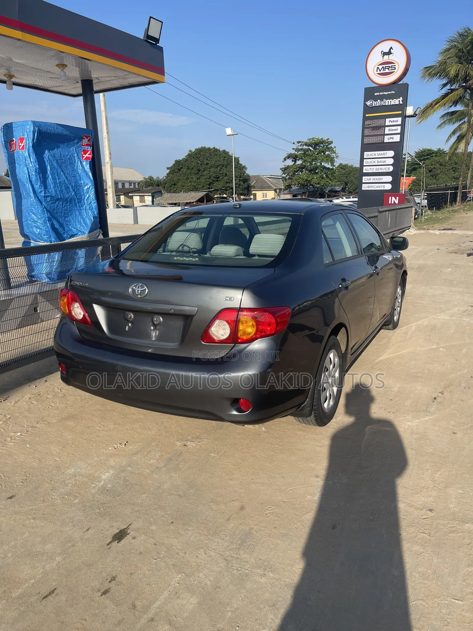 Toyota Corolla LE 4dr Sedan (1.8L 4cyl 4A) 2010