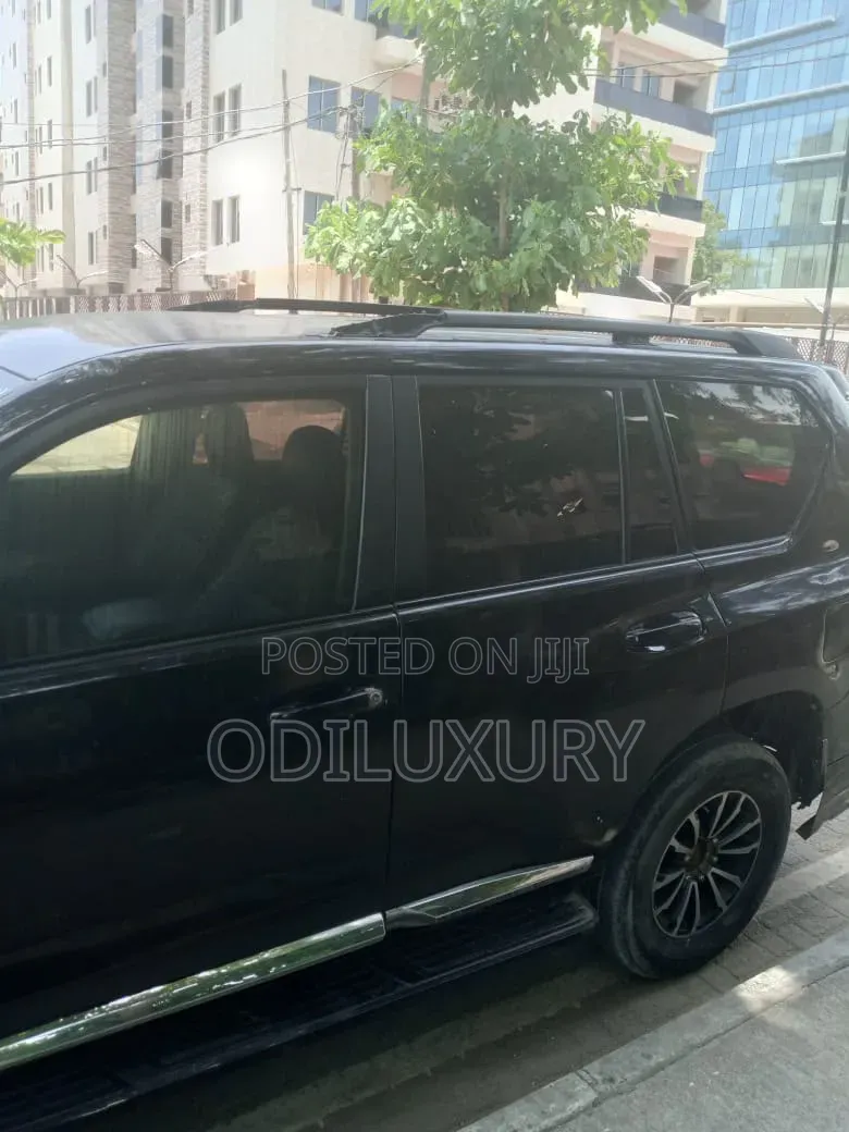 Toyota Land Cruiser Prado 2012 Black