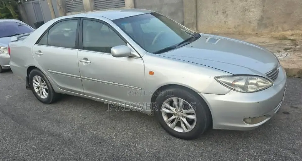 Toyota Camry LE 4dr Sedan (2.4L 4cyl 4A) 2004 Silver