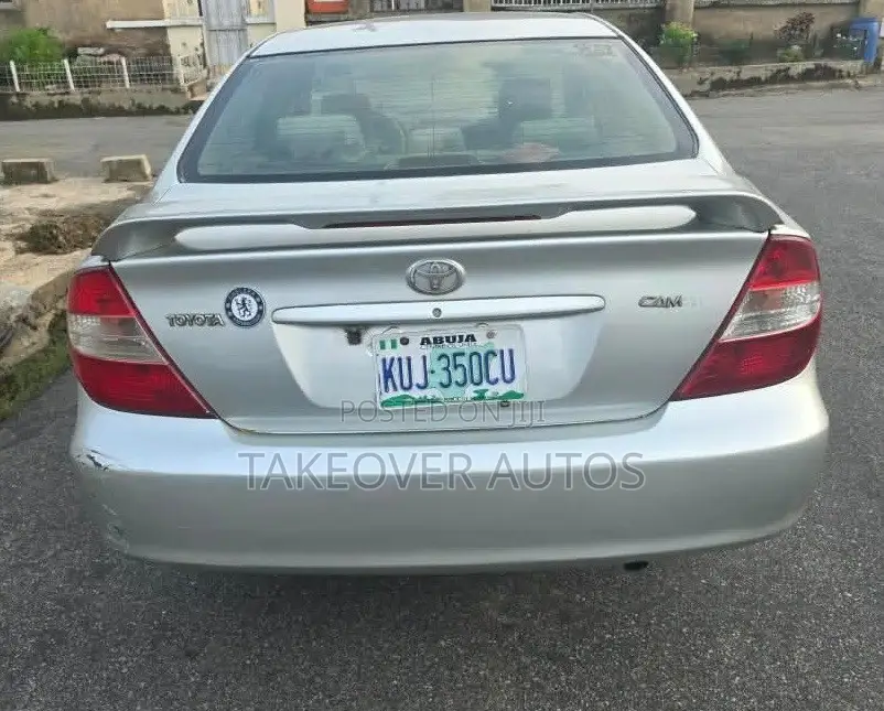 Toyota Camry LE 4dr Sedan (2.4L 4cyl 4A) 2004 Silver