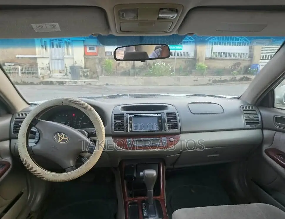 Toyota Camry LE 4dr Sedan (2.4L 4cyl 4A) 2004 Silver