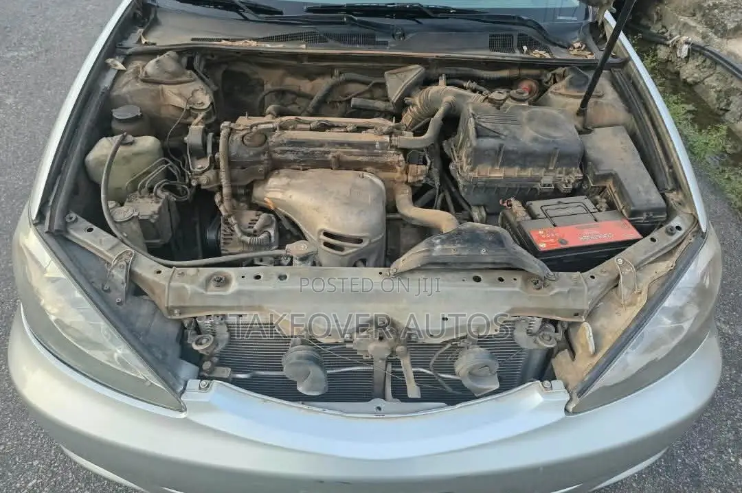 Toyota Camry LE 4dr Sedan (2.4L 4cyl 4A) 2004 Silver
