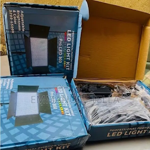 Varicolor Pro LED 800 Professional Photo & Video LED Light Kit