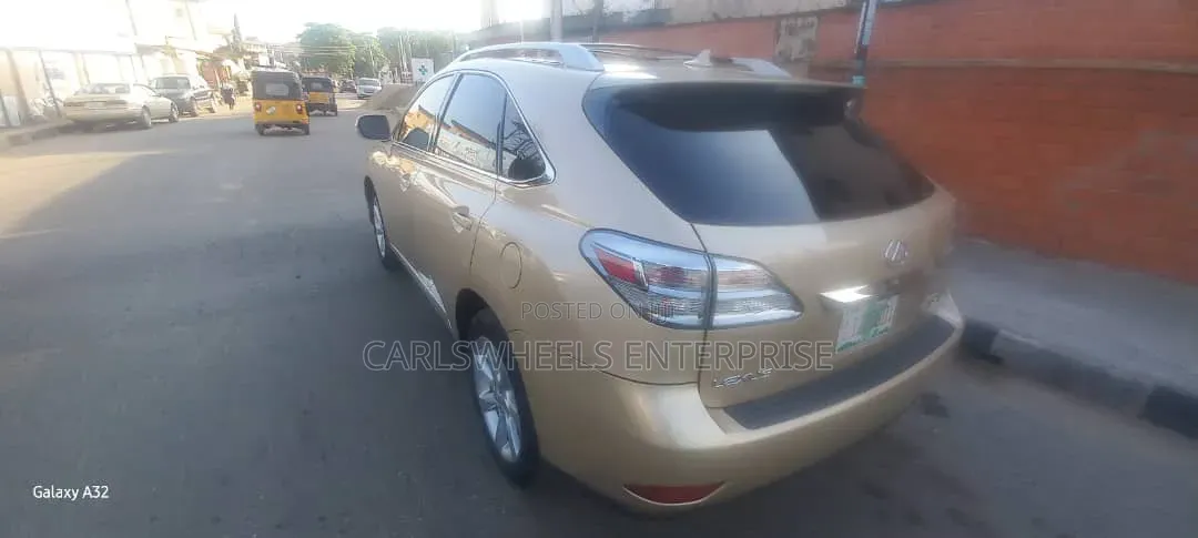 Lexus RX 2010 Gold