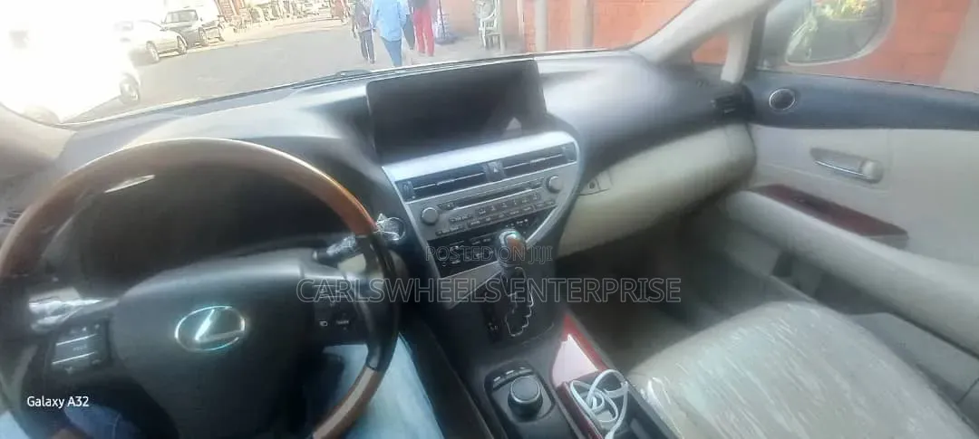Lexus RX 2010 Gold