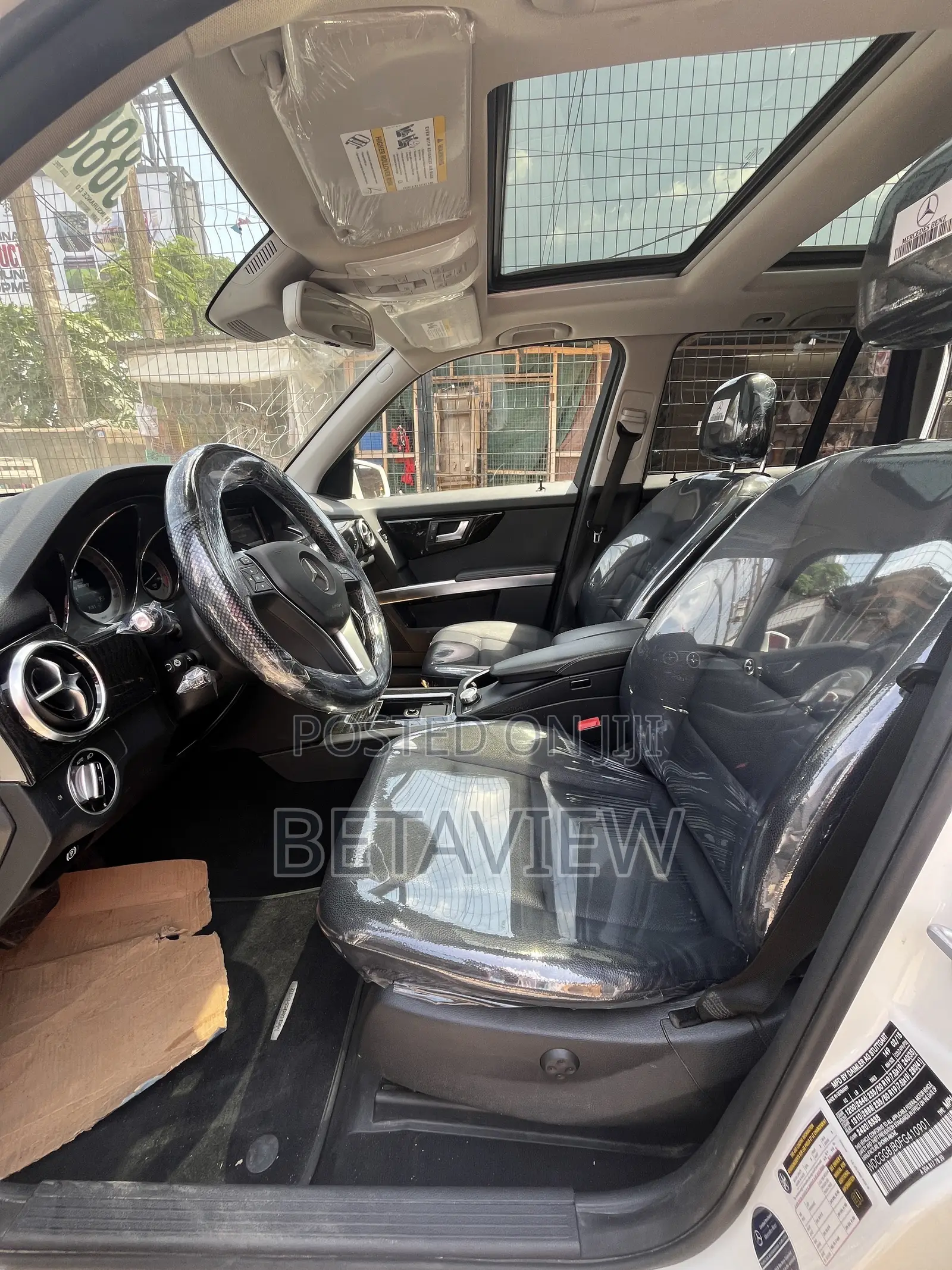 Mercedes-Benz GLK-Class Base GLK 350 4dr AWD 4MATIC (3.5L 6cyl 7A) 2015