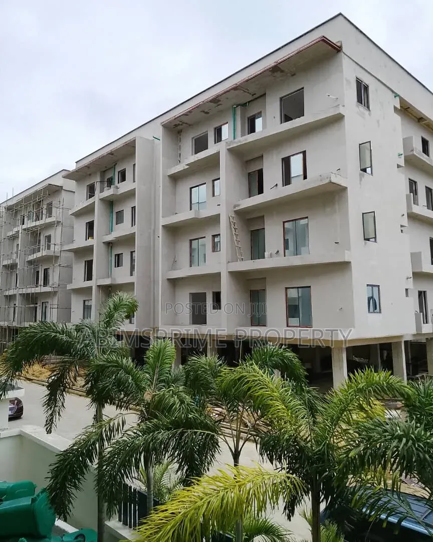 3bdrm Block of Flats in Den Heigths, Lekki Expressway for sale