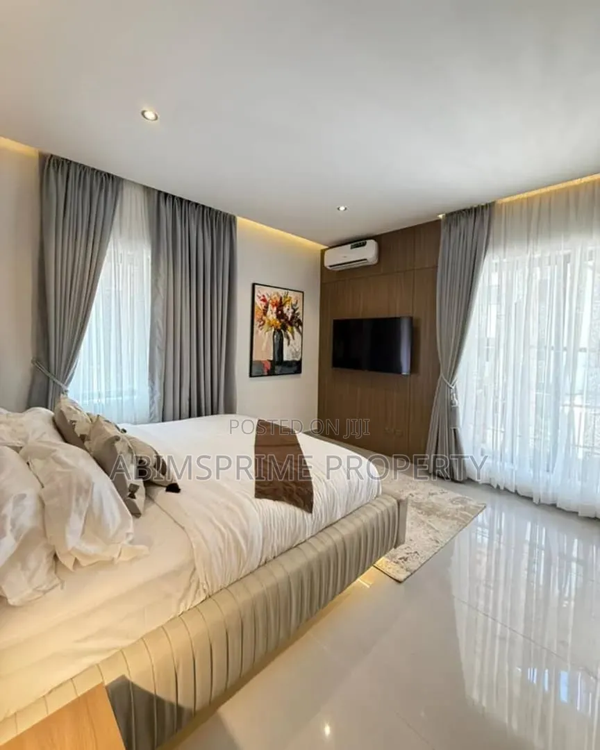 3bdrm Block of Flats in Den Heigths, Lekki Expressway for sale