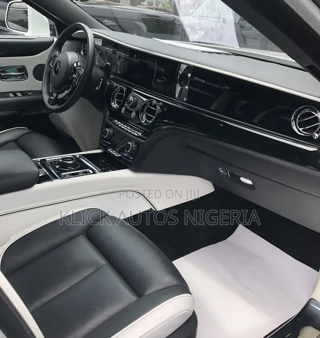 New Rolls-Royce Ghost Black Badge 2024 White