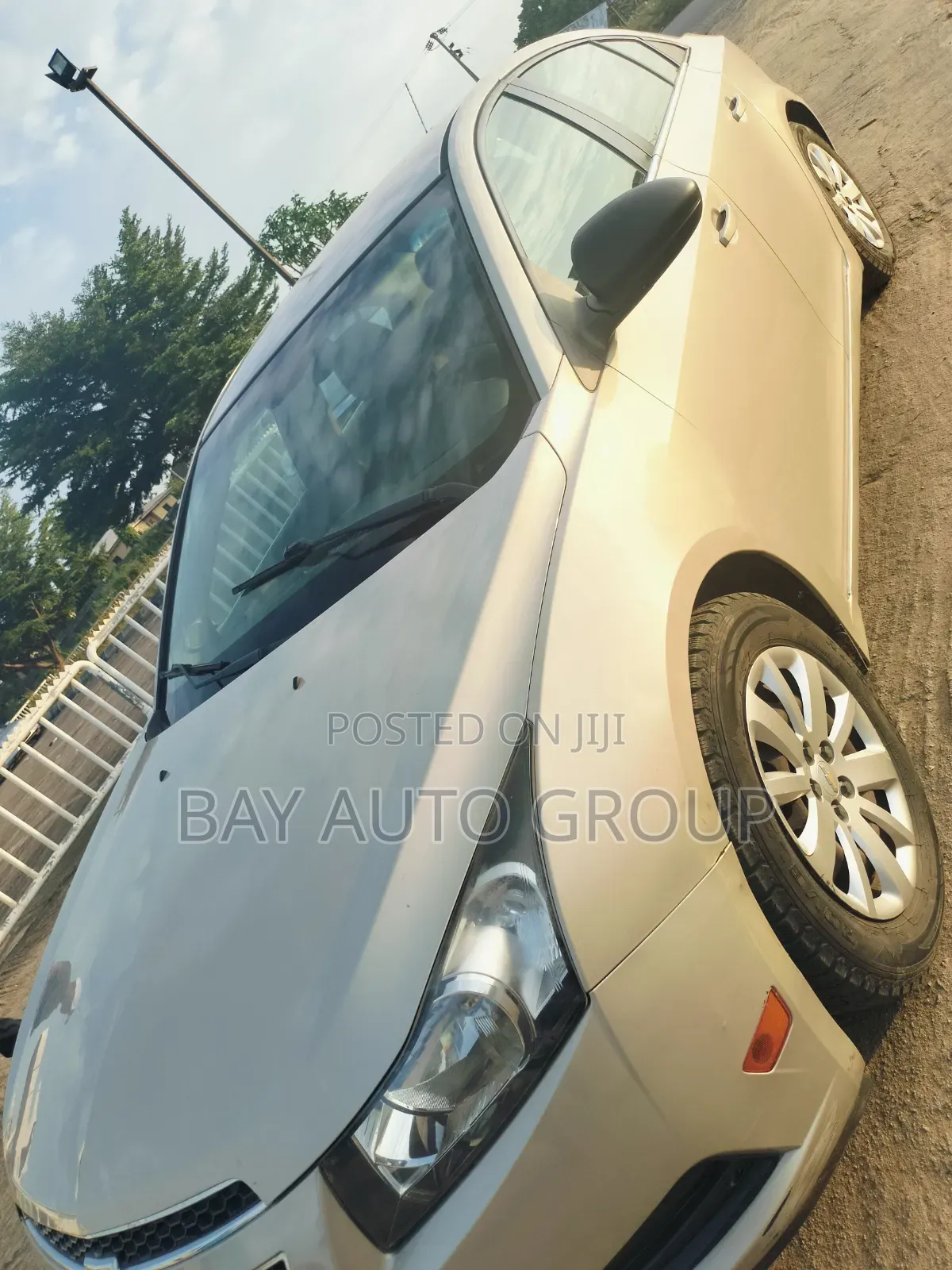Chevrolet Cruze 1.6 Hatchback 2011 Brown