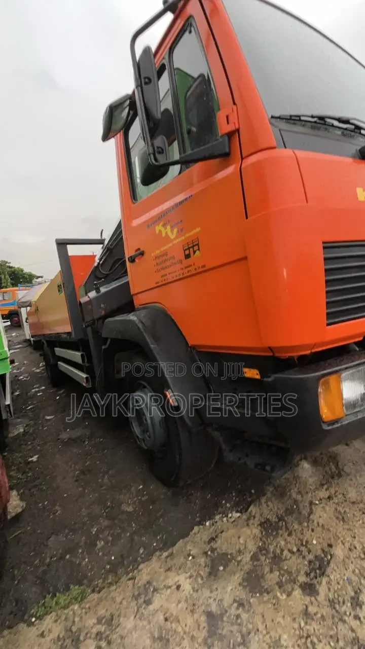Mercedes Benz Crane