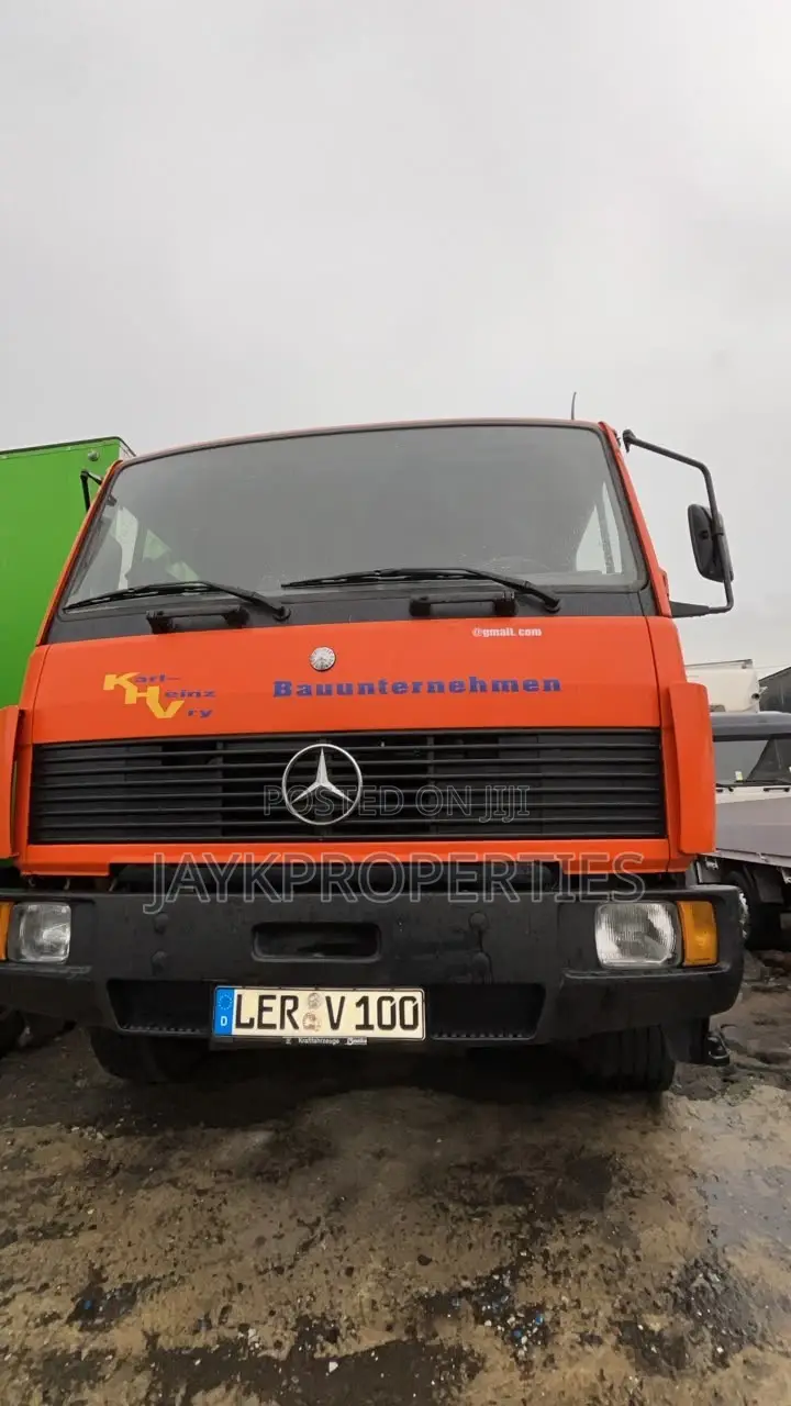 Mercedes Benz Crane