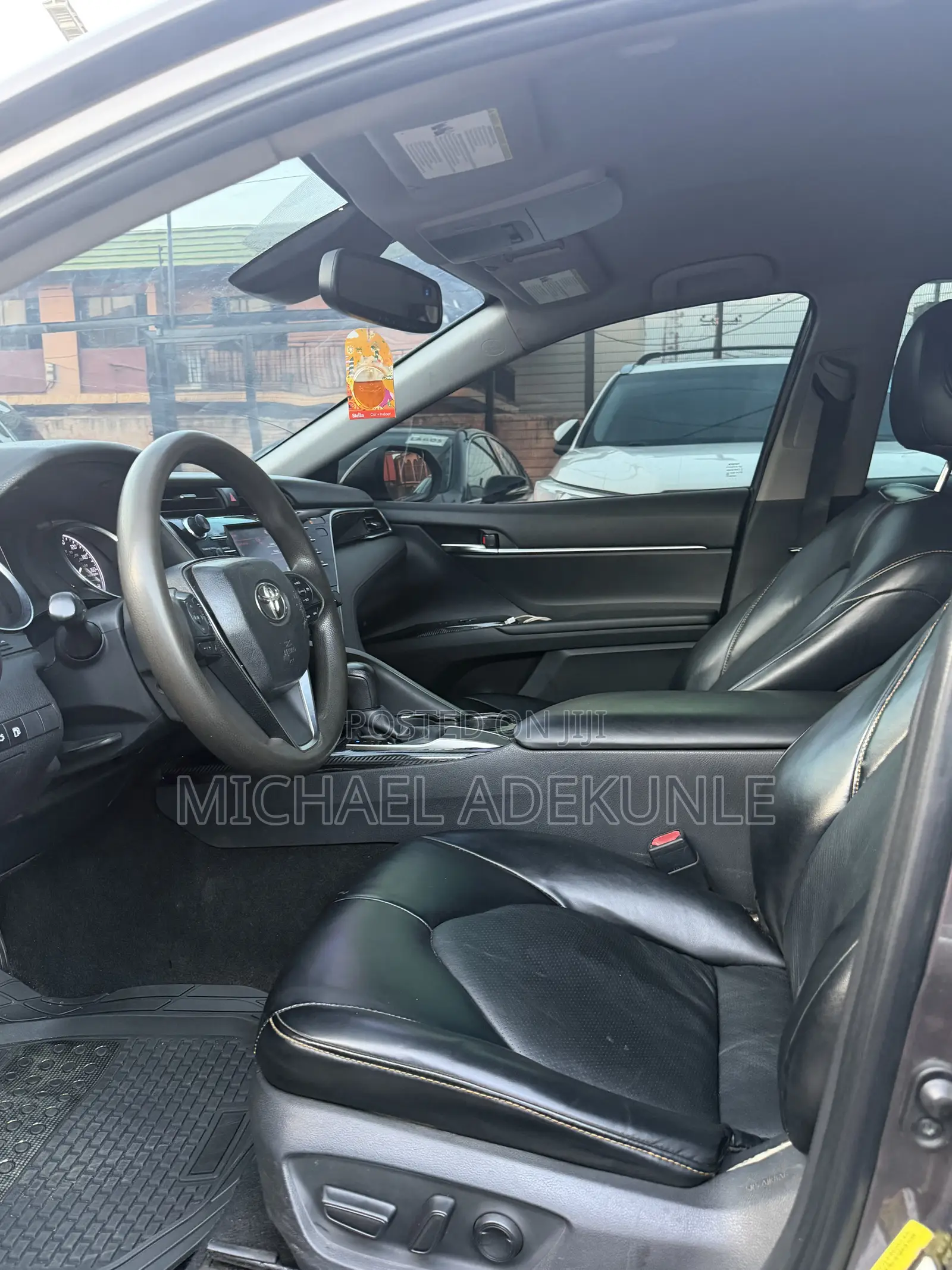 Toyota Camry XLE FWD (2.5L 4cyl 8AM) 2018 Gray