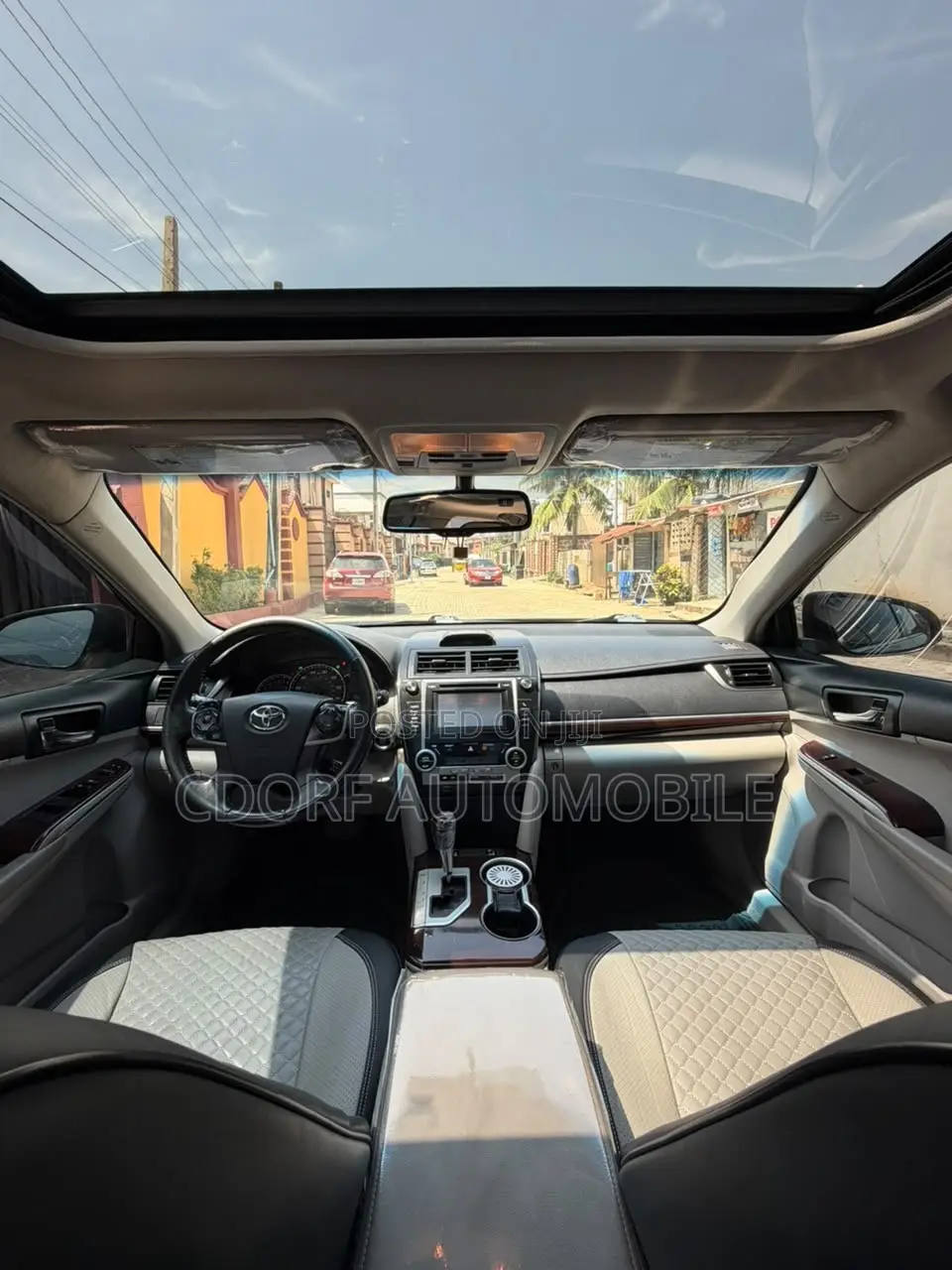 Toyota Camry XLE V6 4dr Sedan (3.5L 6cyl 6A) 2013 Gray
