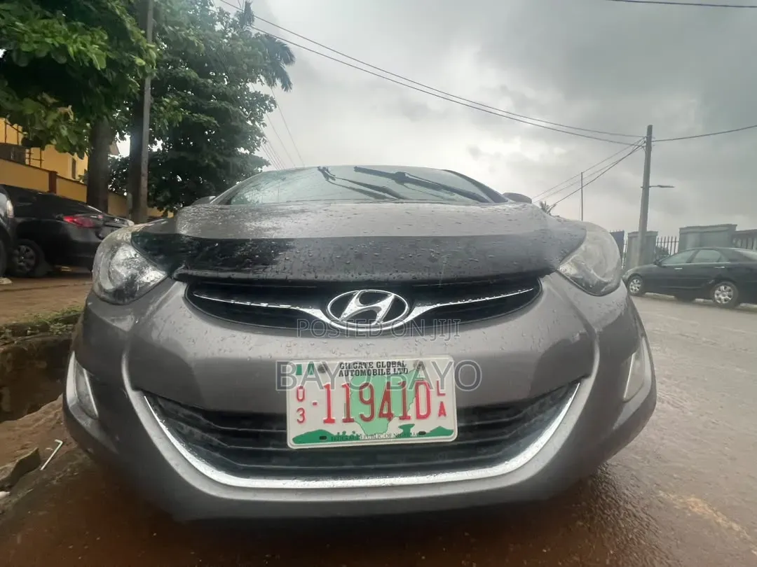 Hyundai Elantra GLS Sedan FWD (1.8L 4cyl 6A) 2013 Gray